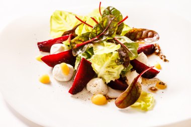 Vejetaryen salata arka plan üzerinde