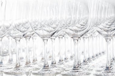 boş şarap bardakları