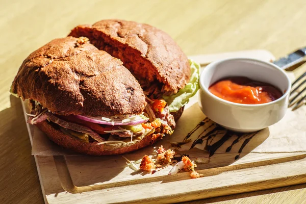 Deliciosa hamburguesa americana — Foto de Stock