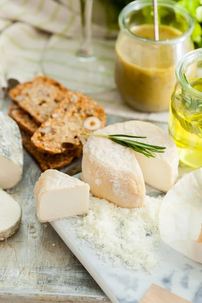 Assorted Cheese Plate — Stock Photo, Image