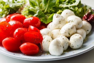 İtalyan salatası için malzemeler