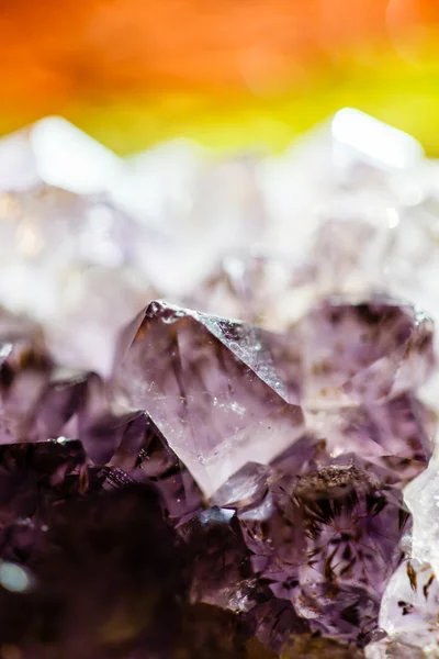 紫色紫水晶岩 — 图库照片