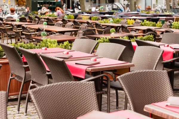 Outdoor cafe in autumn — Stock Photo, Image