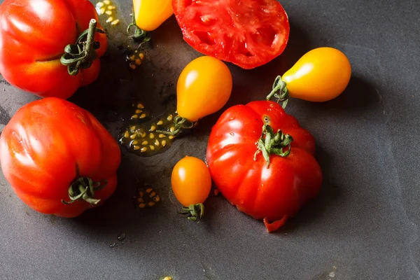 Färska mogna tomater — Stockfoto