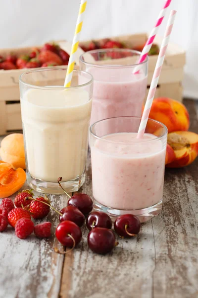 Fruit smoothies in glasses — Stock Photo, Image