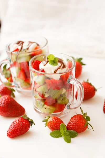 Fruit salad with strawberries — Stock Photo, Image