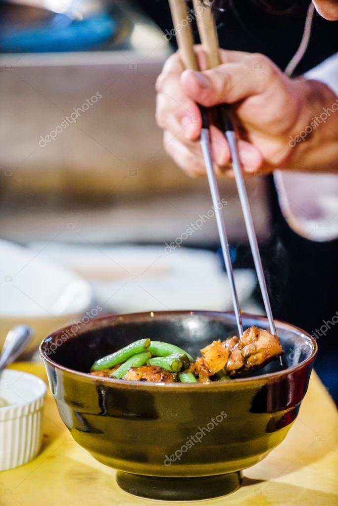 Nourriture Asiatique. Cuisine Chinoise, Japonaise Et Thaïlandaise Banque  D'Images et Photos Libres De Droits. Image 162477885