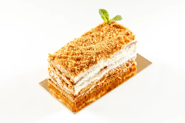 Crema tort desert pe alb — Fotografie, imagine de stoc