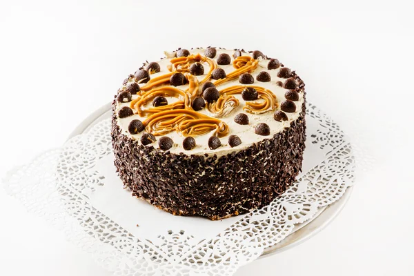 Karamel taart op wit — Stockfoto