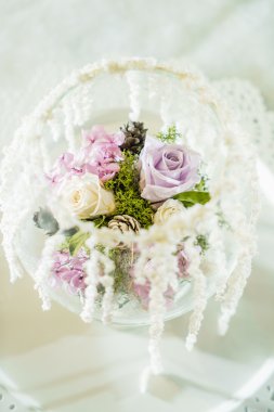 Beyaz üzerine noel süslemesi