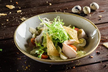 sağlıklı Sezar salatası