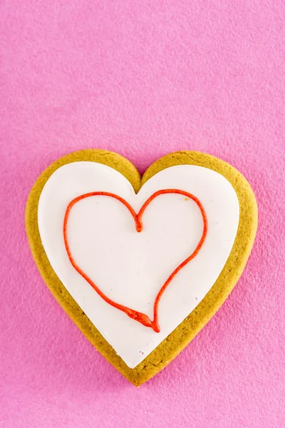 Heart-shaped cookie for Valentines Day — Stock Photo, Image