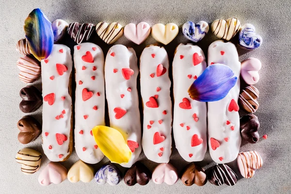 Eclairs voor Valentijn — Stockfoto