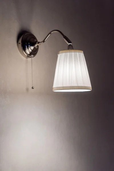 Schöne Lampe an der Wand — Stockfoto