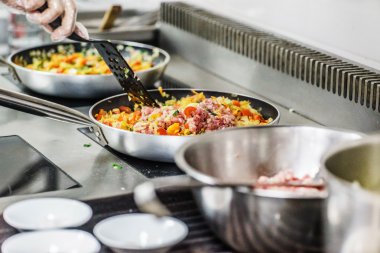 iş yerinde profesyonel şef