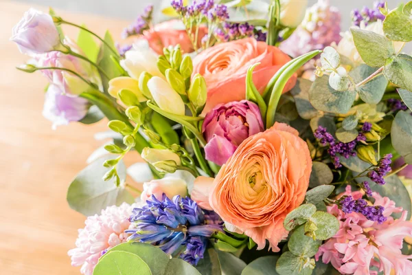 Beautiful spring bouquet — Stock Photo, Image