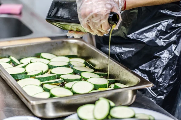 Chef profesional en el trabajo — Foto de Stock