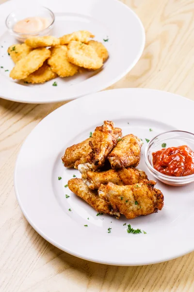 Leckeres gebratenes Hühnchen — Stockfoto