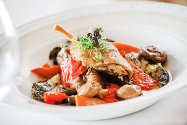 etli sebze plaka üzerinde