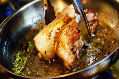 Pan kızarmış ördek