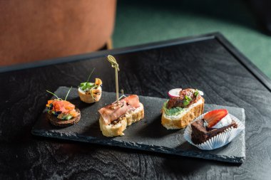 Kahvaltı için tapas meze