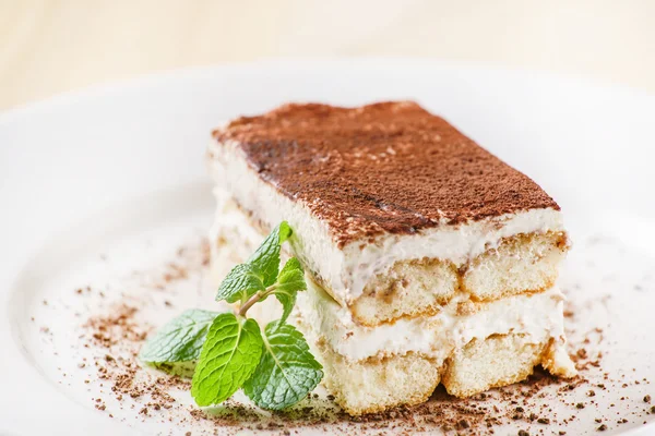 Pişmiş tiramisu pasta — Stok fotoğraf