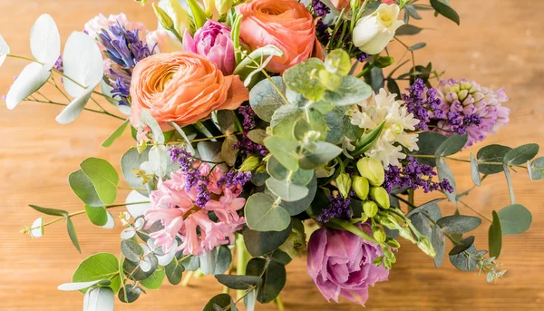 Beautiful spring bouquet — Stock Photo, Image