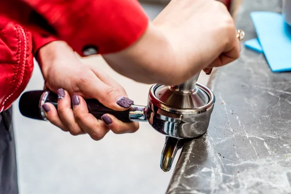 profesyonel barista kahve yapma