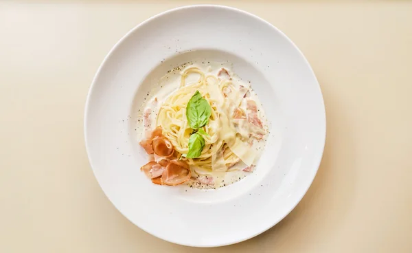 Delicioso Macarrão carbonara — Fotografia de Stock