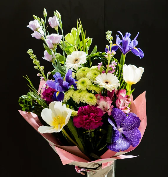 Anbud blommor bukett — Stockfoto