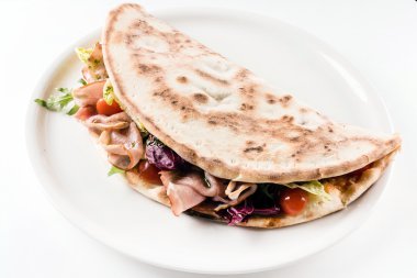 sandviç pizza plaka üzerinde