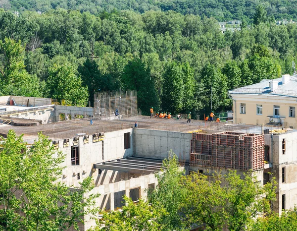 Housing in the green zone — Stock Image Housing in the green zone Royalty Free Stock Images