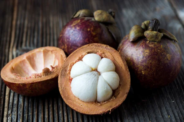 Frische Mangostanfrüchte — Stockfoto