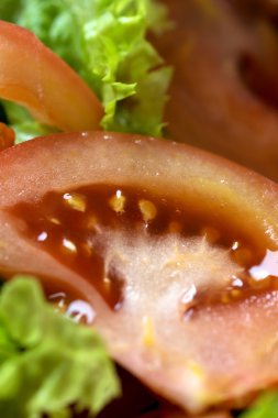 marul ve domates salatası