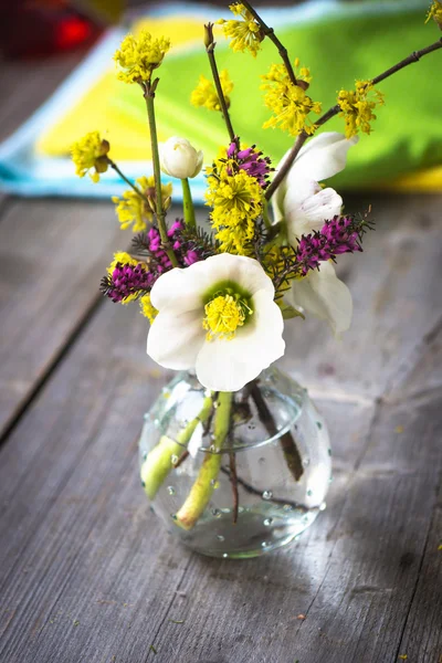 Прекрасный букет диких цветов — стоковое фото
