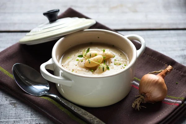 Cremige weiße Bohnensuppe — Stockfoto