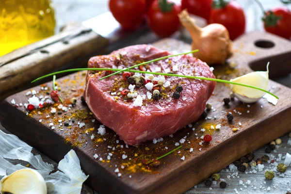 Fresh raw beef steak — Stock Photo, Image