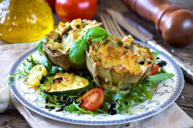 Doldurulmuş ve Gratine enginar 