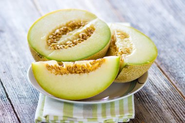 taze dilimlenmiş kavun 