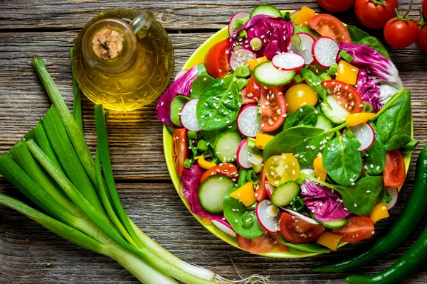 Fresh vegetable salad — Stock Photo, Image