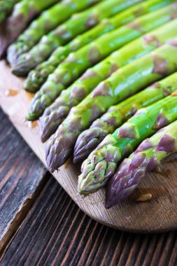 Taze bütün kuşkonmaz 