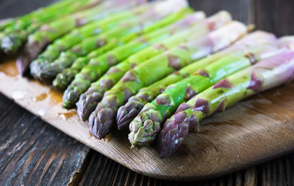Fresh whole asparagus — Stock Photo, Image