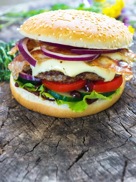 Tasty homemade burger — Stock Photo, Image