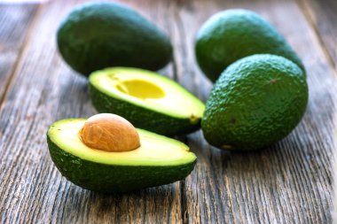 Avocadoes ahşap tablo