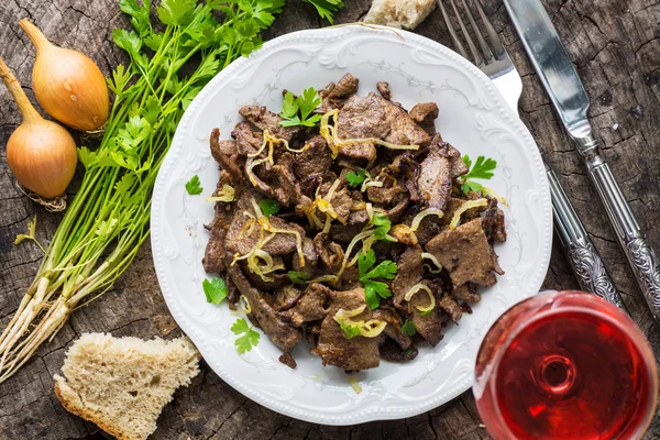 Grilled liver with onions — Stock Photo, Image