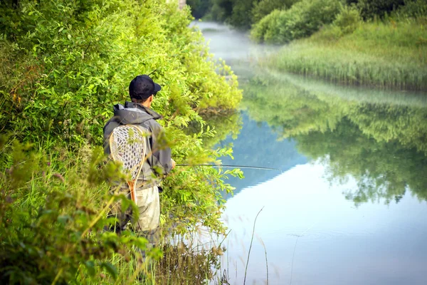 Pêcheur mouche pêche — Photo