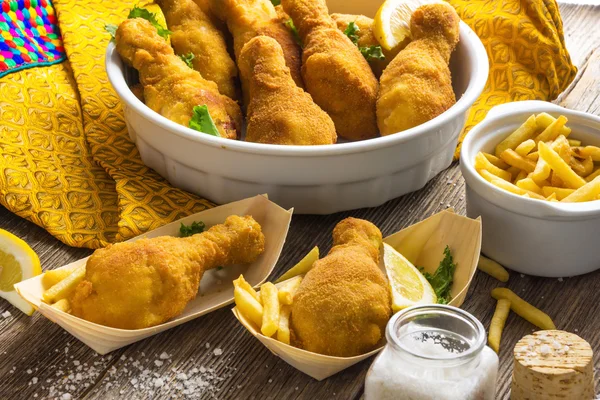 Fried chicken drumsticks — Stock Photo, Image