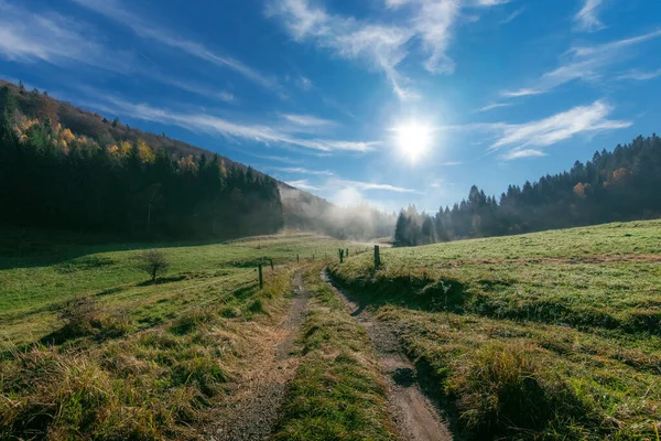 Manhã Nas Montanhas — Fotografia de Stock