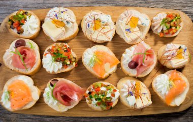 Kanepeler meze