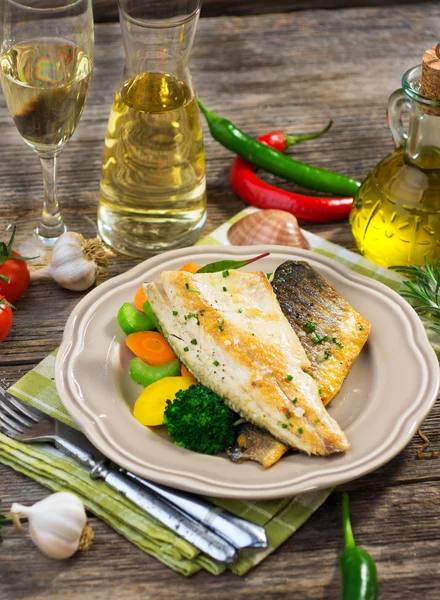 Sea bass fillet with vegetables — Stock Photo, Image